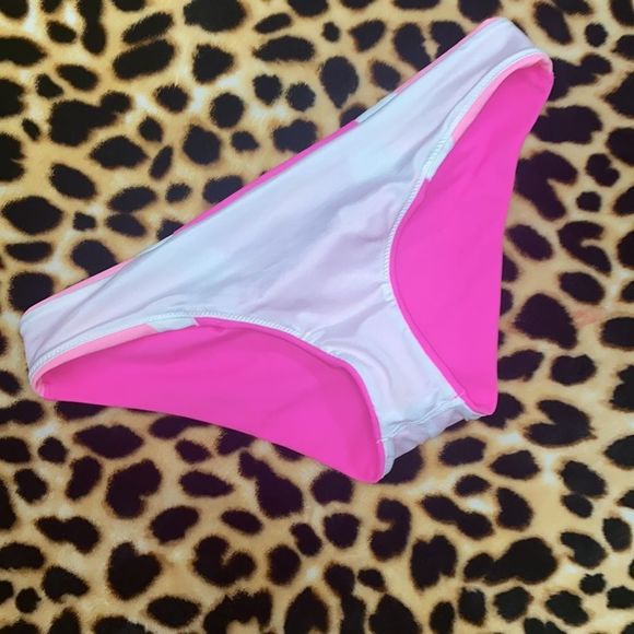 VS PINK BIKINI BOTTOMS SIZE XS - Picture 4 of 6